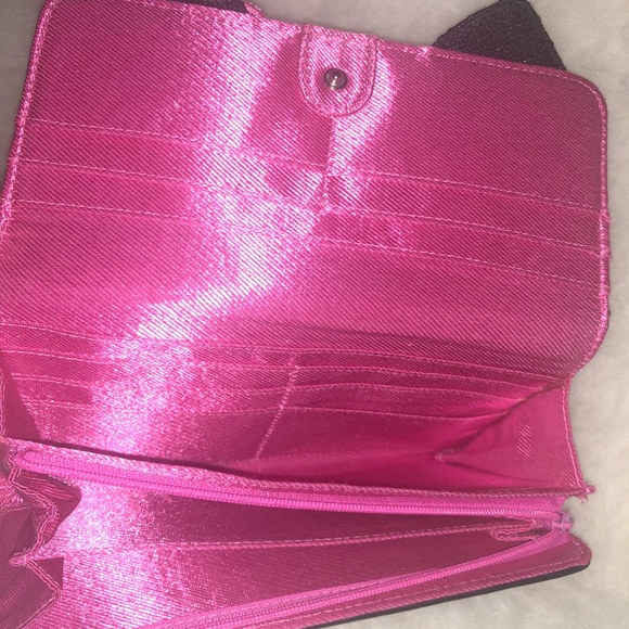 Hello Kitty Wallet - Picture 3 of 4